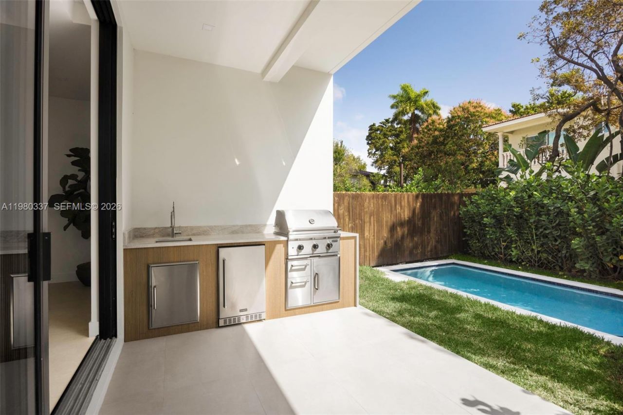 3113 Elizabeth Street, Miami, FL 33133 Photo