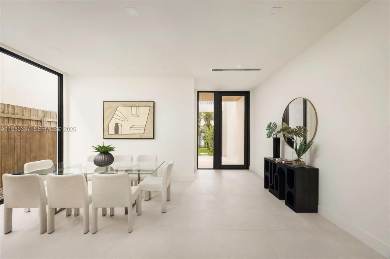 3113 Elizabeth Street, Miami, FL 33133 Photo