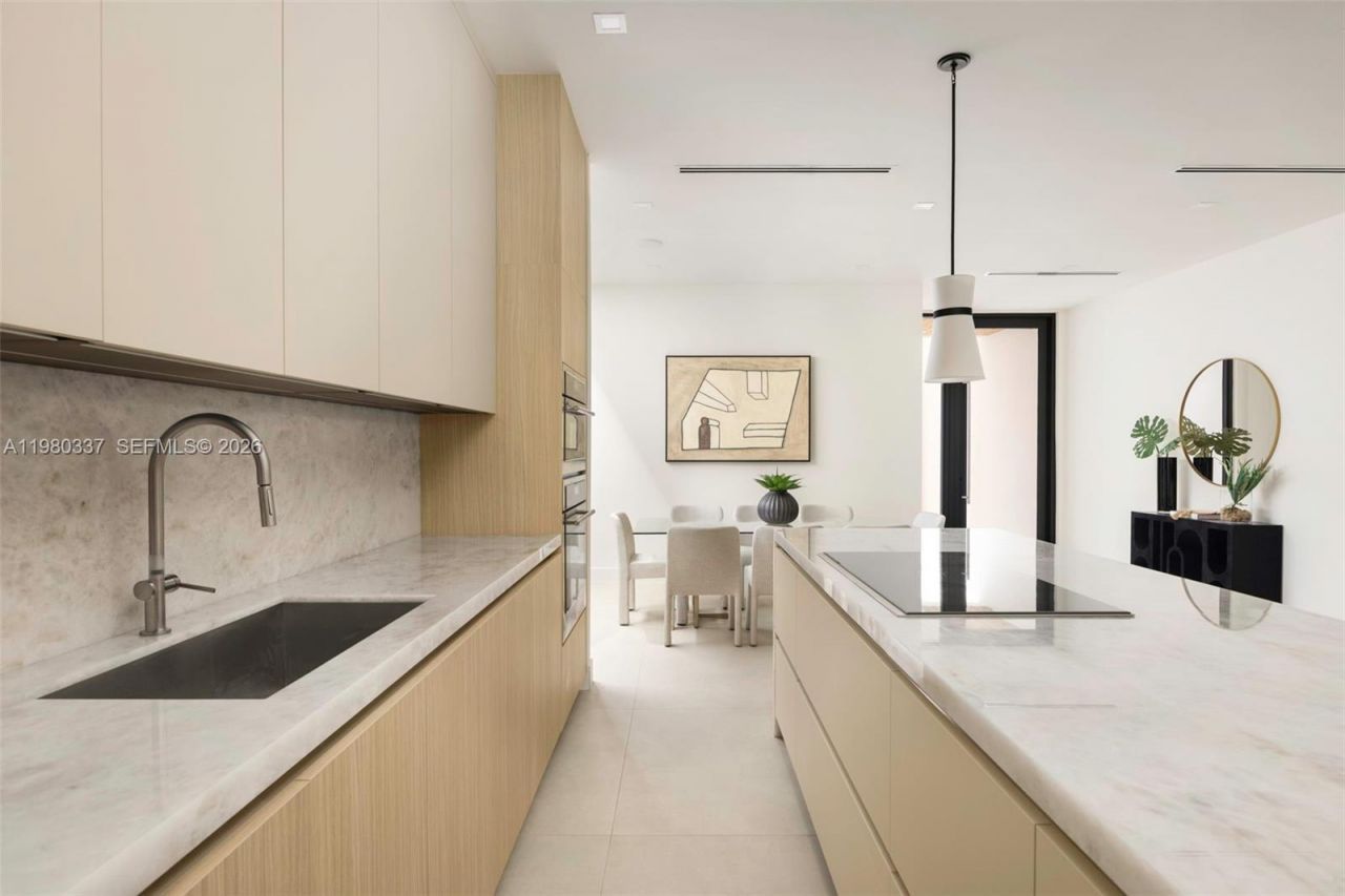 3113 Elizabeth Street, Miami, FL 33133 Photo