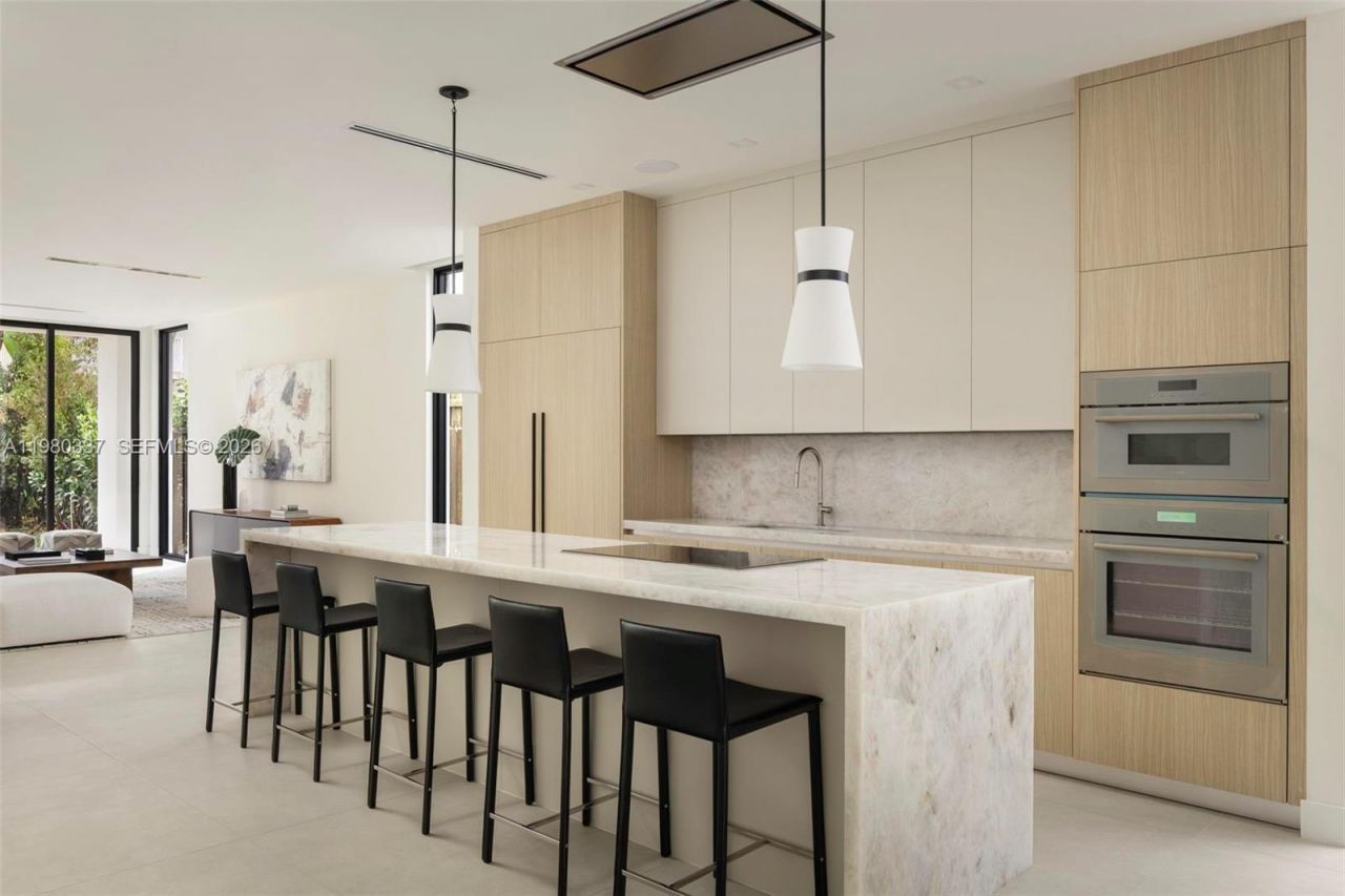 3113 Elizabeth Street, Miami, FL 33133 Photo