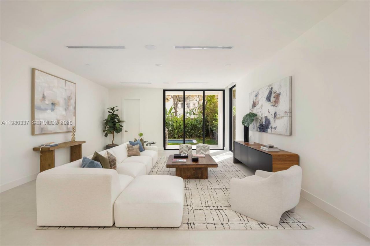 3113 Elizabeth Street, Miami, FL 33133 Photo