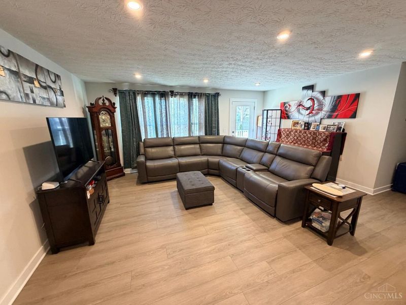 1283 Cavanaugh Lane, Harrison, OH 45030 Photo 8