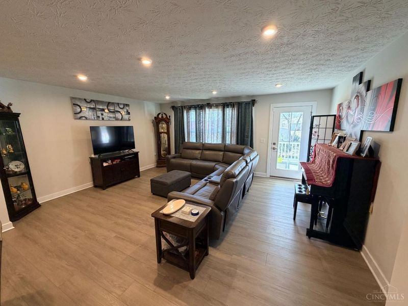 1283 Cavanaugh Lane, Harrison, OH 45030 Photo 9