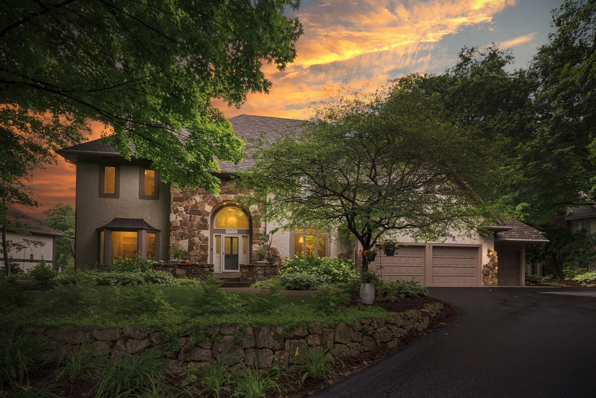 19750 Muirfield Circle, Shorewood, MN 55331