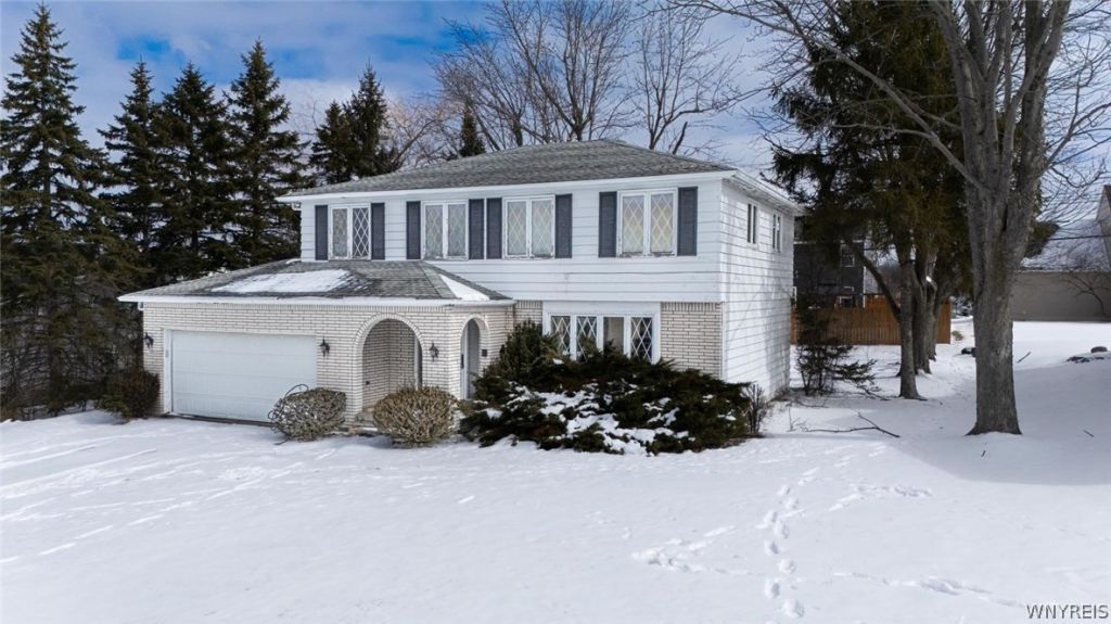 93 Hemlock Drive, Buffalo, NY 14224 Main Photo