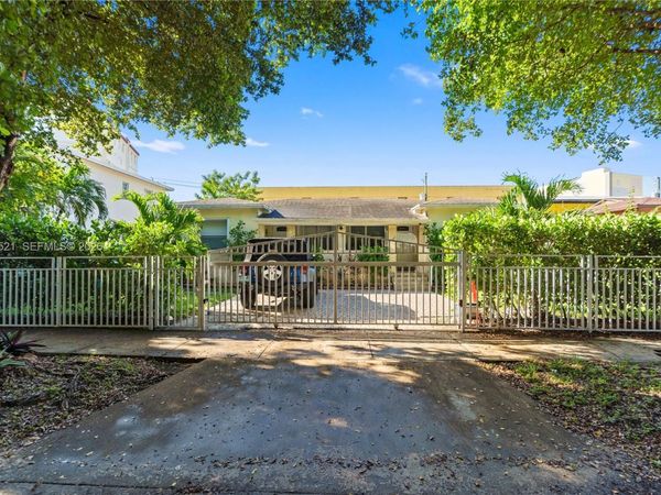 2532 SW 27 st , Miami, FL 33133