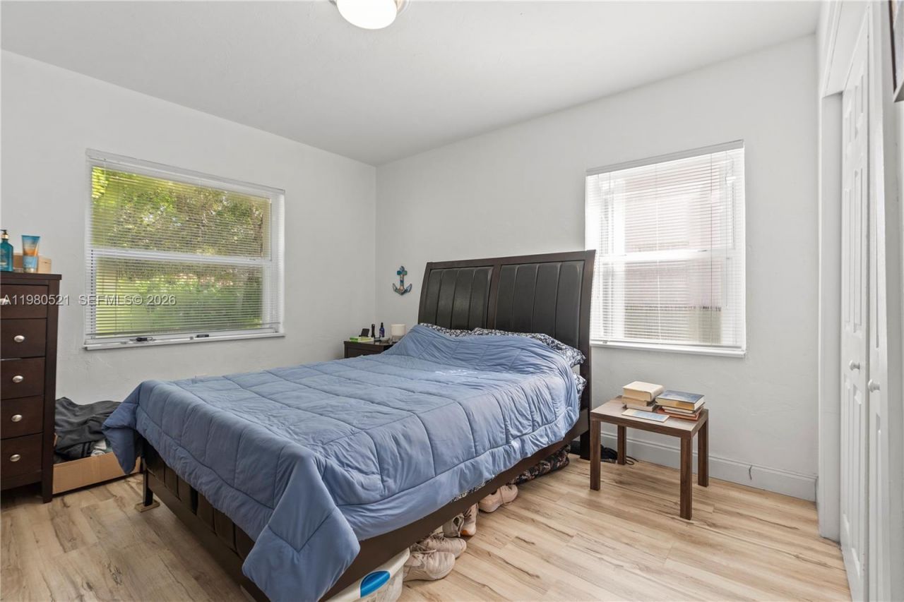 2532 SW 27 St , Miami, FL 33133 Photo