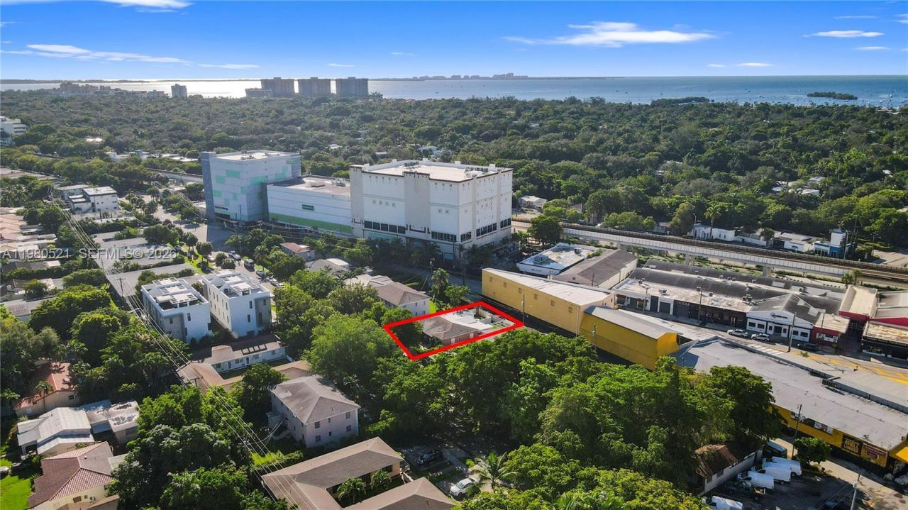 2532 SW 27 St , Miami, FL 33133 Photo