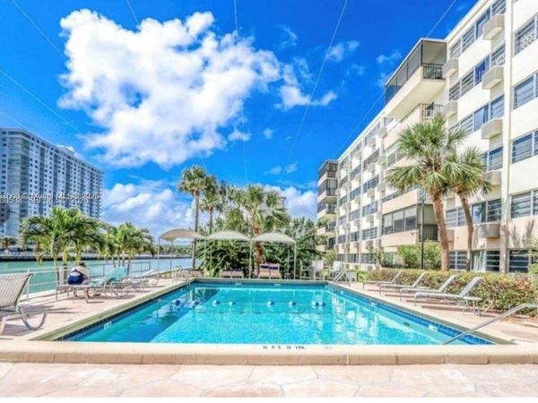 220 Kings Point Dr , Unit 106, Sunny Isles Beach, FL 33160