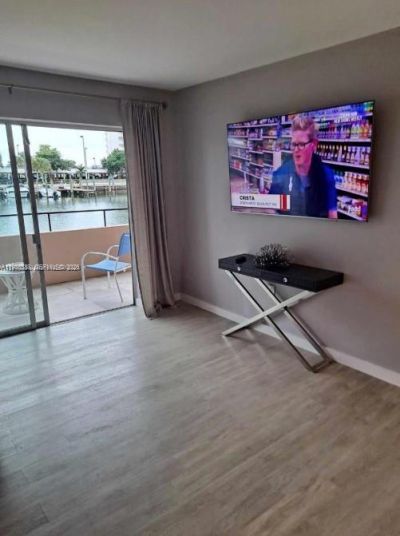 220 Kings Point Dr , Unit 106, Sunny Isles Beach, FL 33160 Photo