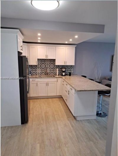 220 Kings Point Dr , Unit 106, Sunny Isles Beach, FL 33160 Photo