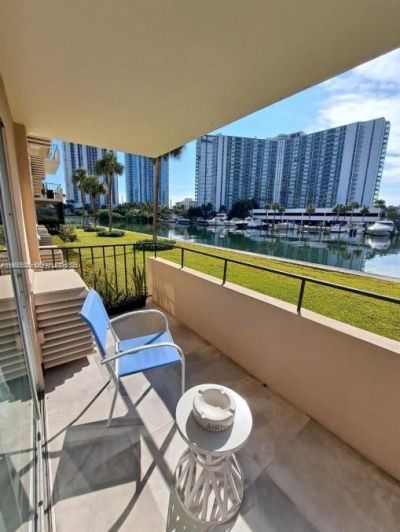 220 Kings Point Dr , Unit 106, Sunny Isles Beach, FL 33160 Photo
