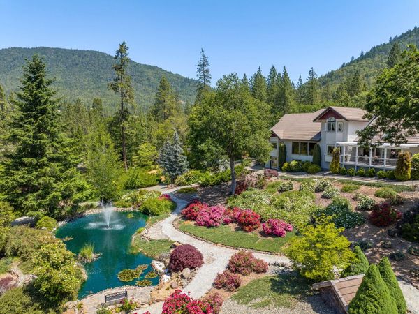 701 Serenity Lane, Grants Pass, OR 97526