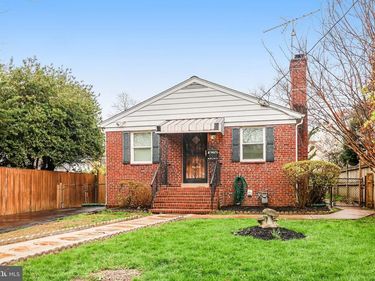 5618 7TH STREET N, ARLINGTON, VA 22205