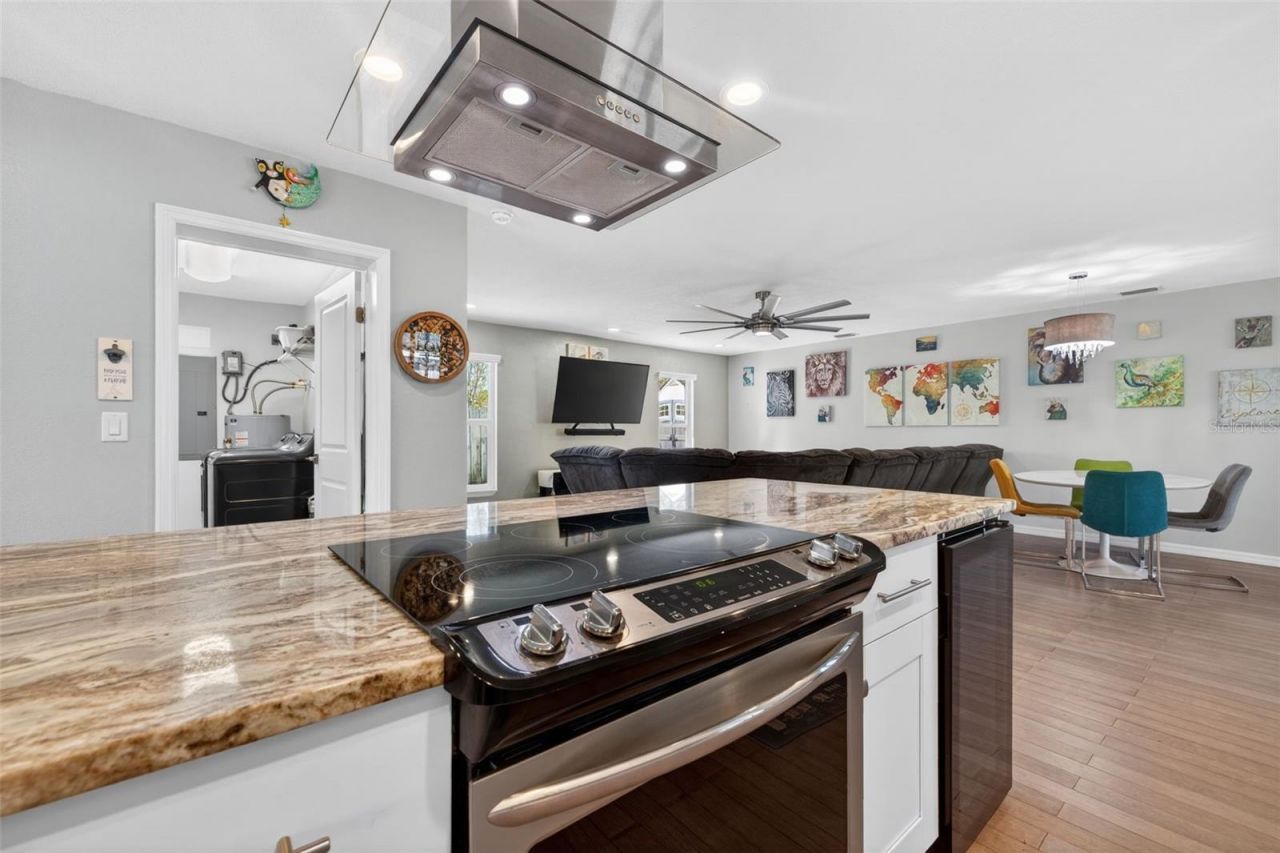 6548 19th Street N, Saint Petersburg, FL 33702 Photo