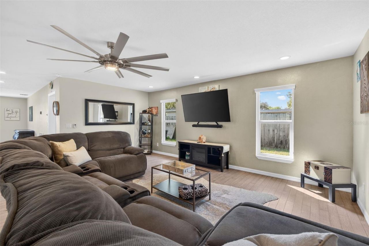 6548 19th Street N, Saint Petersburg, FL 33702 Photo