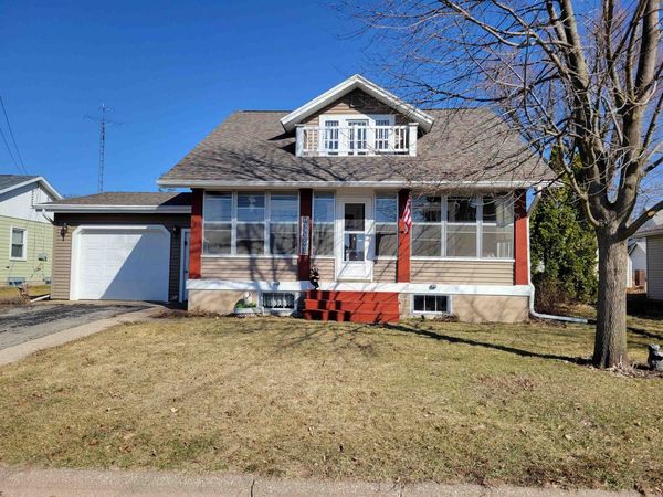 935 W Cherry Street, Lancaster, WI 53813