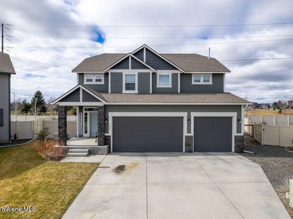 880 E Allenby Ct , Post Falls, ID 83854