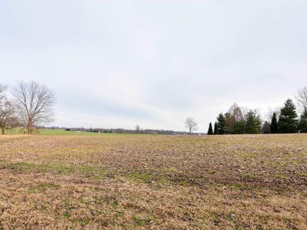 000 S 200 E, Haubstadt, IN 47639