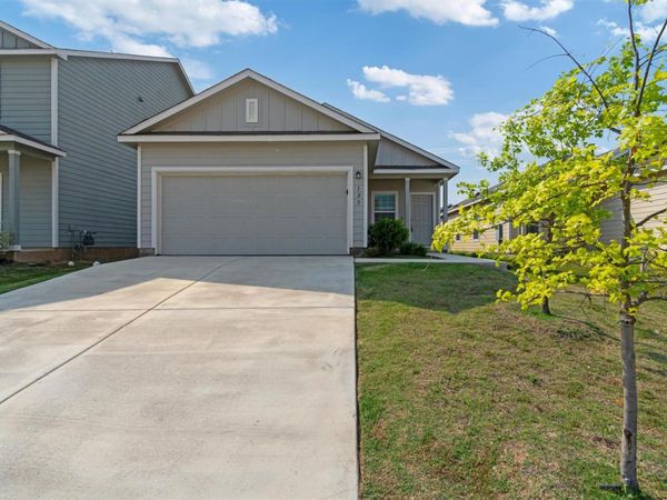 417 Soapstone PASS, Maxwell, TX 78656