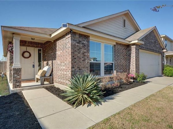 302 Pack Horse DR, Bastrop, TX 78602