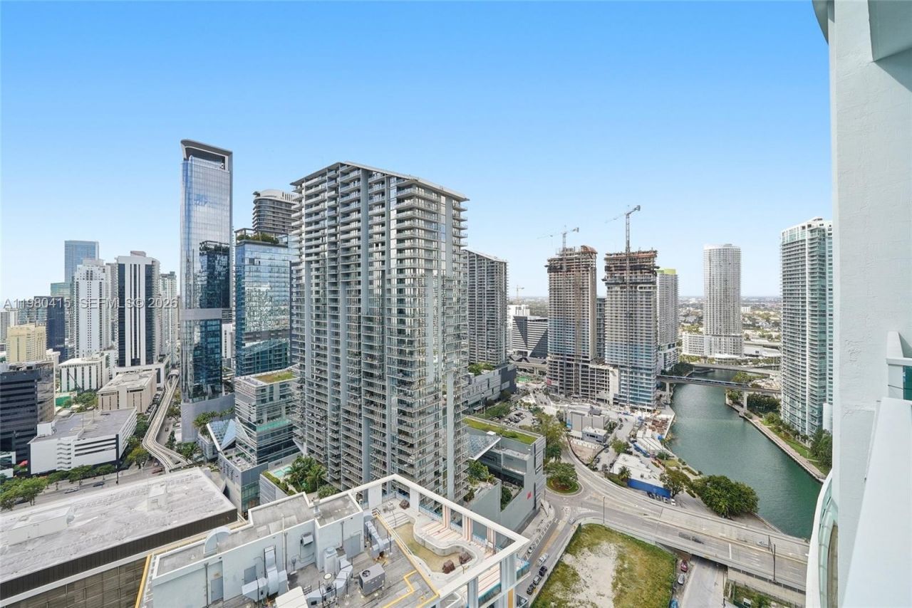 41 SE 5th St, Unit 2104, Miami, FL 33131 Photo