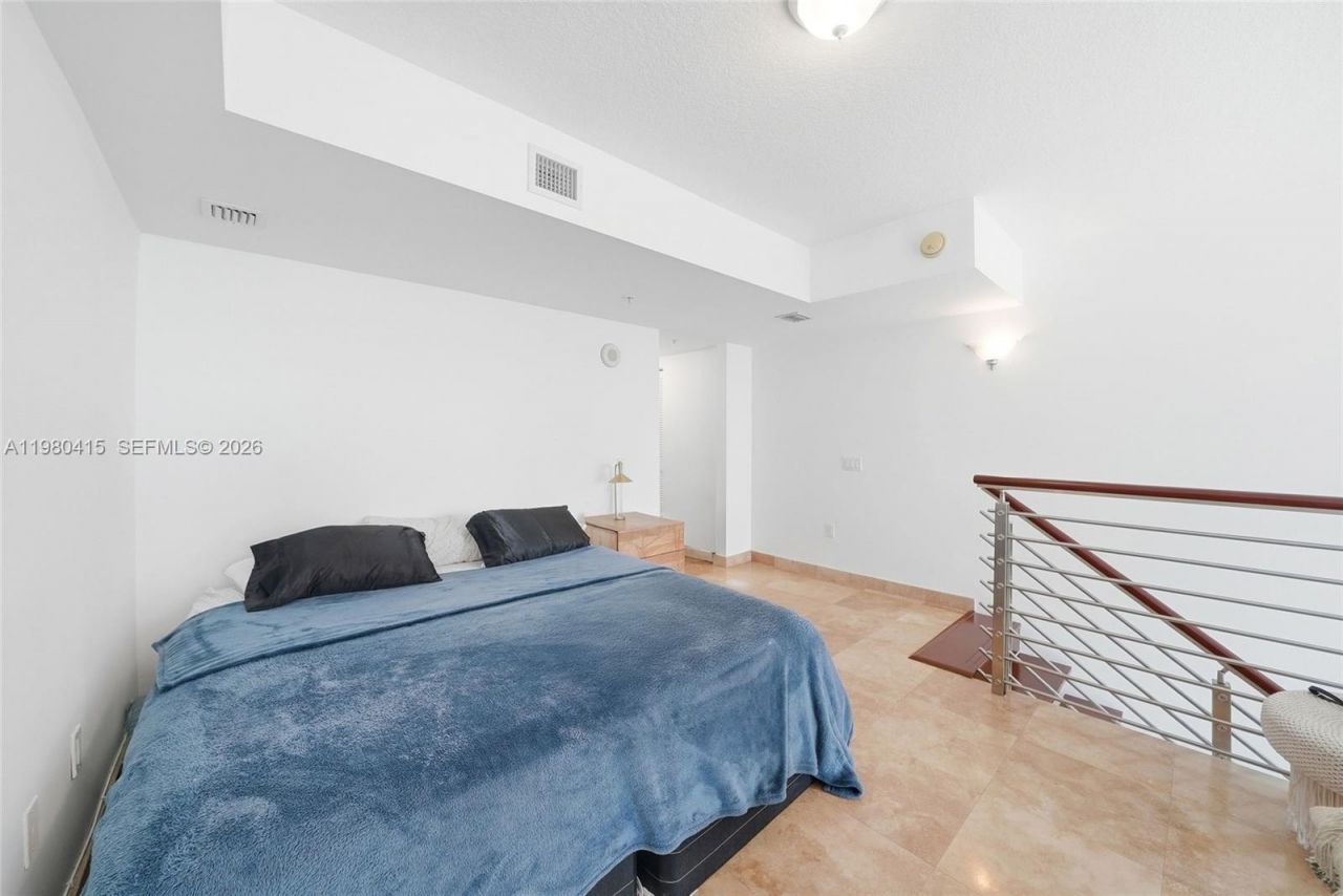 41 SE 5th St, Unit 2104, Miami, FL 33131 Photo