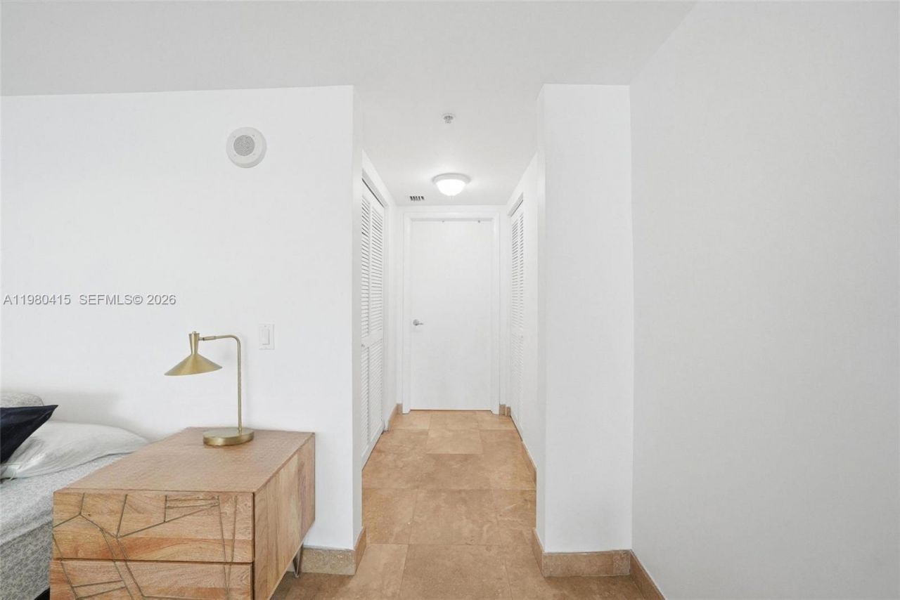 41 SE 5th St, Unit 2104, Miami, FL 33131 Photo