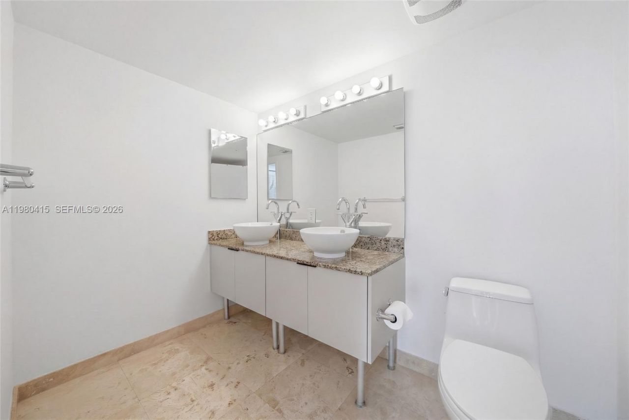41 SE 5th St, Unit 2104, Miami, FL 33131 Photo