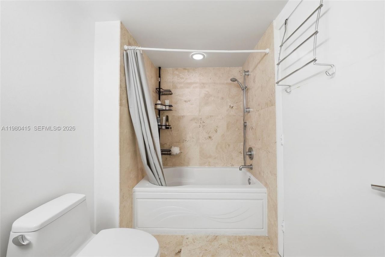 41 SE 5th St, Unit 2104, Miami, FL 33131 Photo