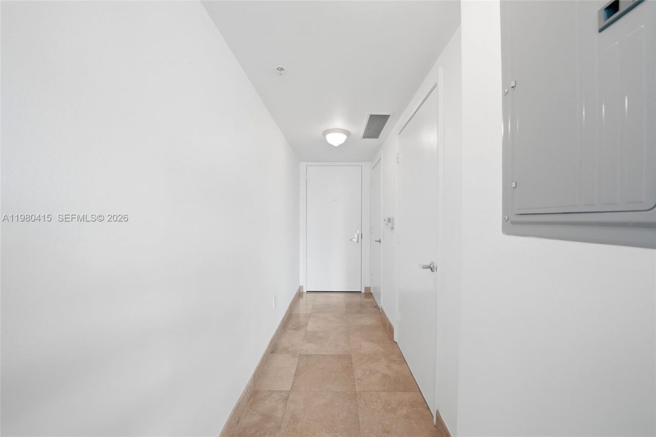 41 SE 5th St, Unit 2104, Miami, FL 33131 Photo