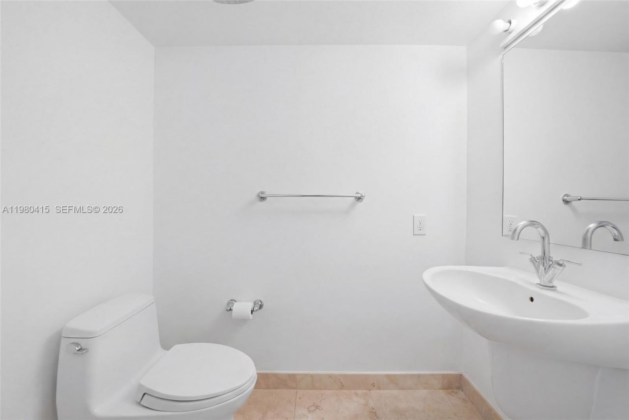 41 SE 5th St, Unit 2104, Miami, FL 33131 Photo