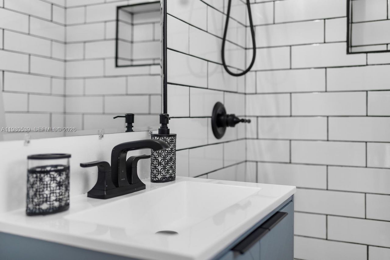 301 86th St , Unit 315-3A, Miami Beach, FL 33141 Photo