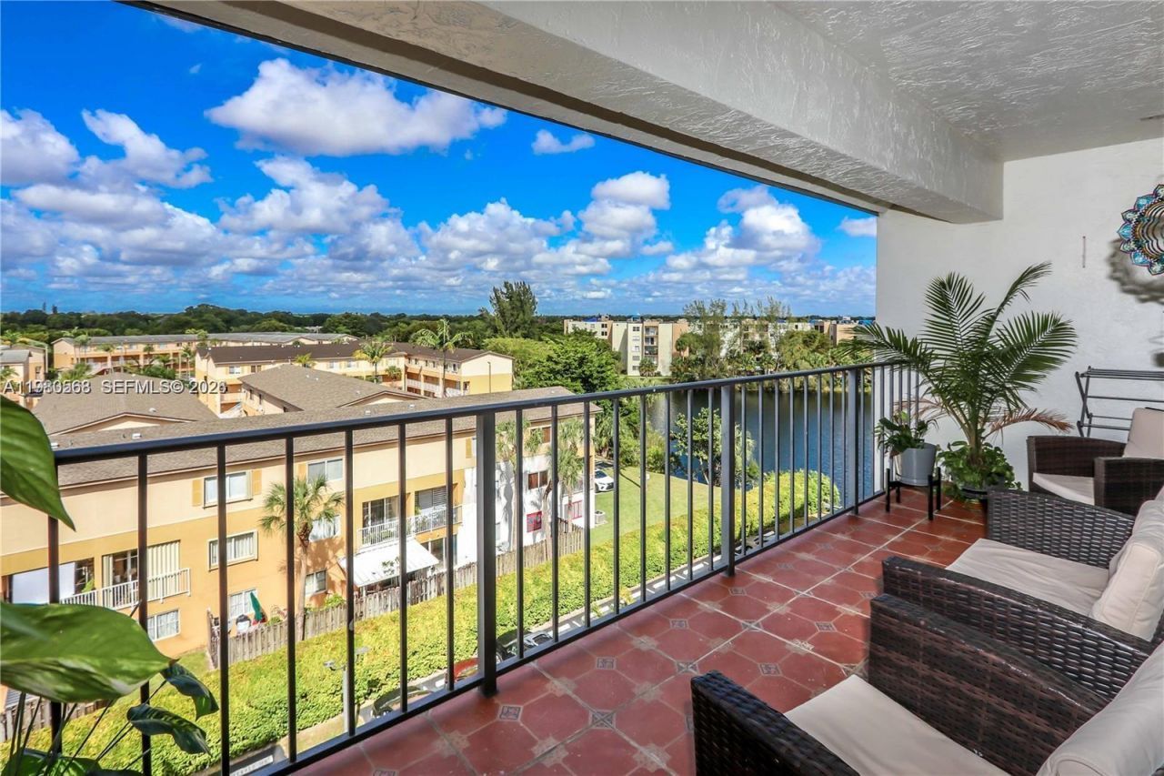 14203 SW 66th St, Unit 503, Miami, FL 33183 Photo