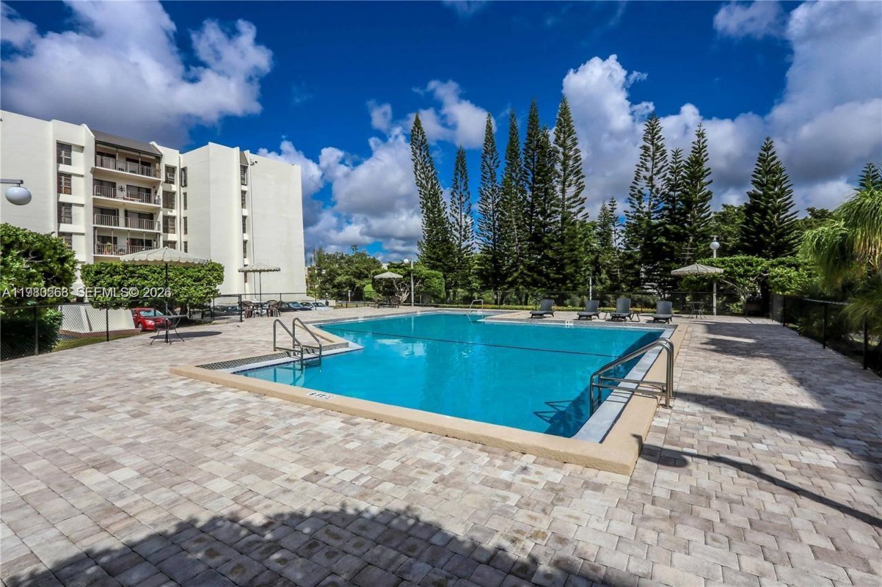 14203 SW 66th St, Unit 503, Miami, FL 33183 Photo