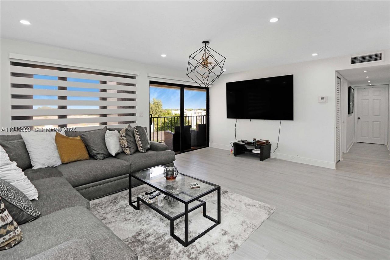 14203 SW 66th St, Unit 503, Miami, FL 33183 Photo