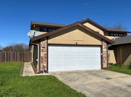 9328 Aizenberg Cir, Elk Grove, CA 95624 Photo