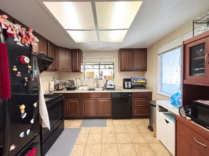 9328 Aizenberg Cir, Elk Grove, CA 95624 Photo