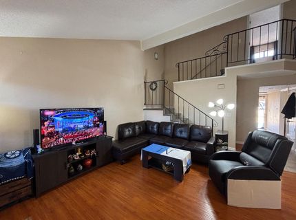 9328 Aizenberg Cir, Elk Grove, CA 95624 Photo