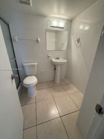 1801 S Treasure Dr, Unit 101, North Bay Village, FL 33141 Photo