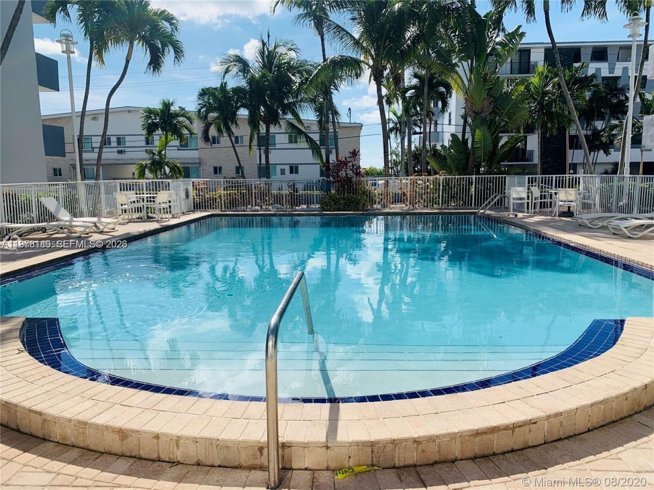 1801 S Treasure Dr, Unit 101, North Bay Village, FL 33141 Photo