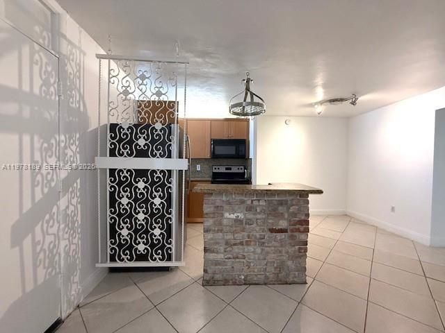1801 S Treasure Dr, Unit 101, North Bay Village, FL 33141 Photo