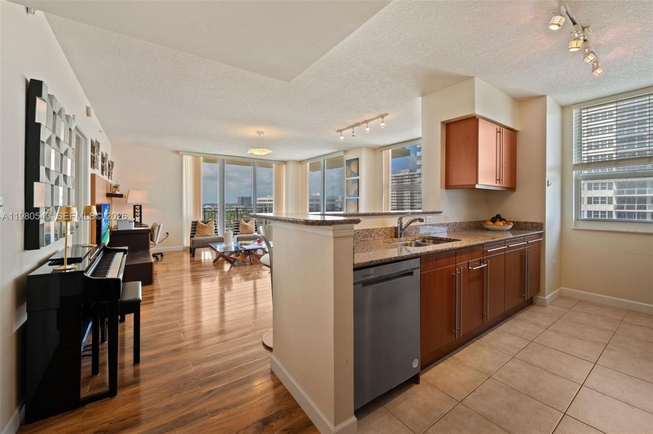 2080 S Ocean Dr, Unit 1402, Hallandale Beach, FL 33009 Photo