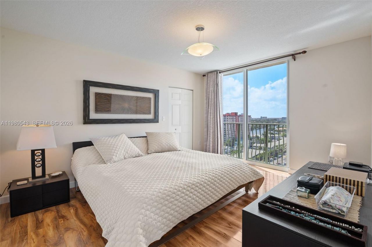 2080 S Ocean Dr, Unit 1402, Hallandale Beach, FL 33009 Photo