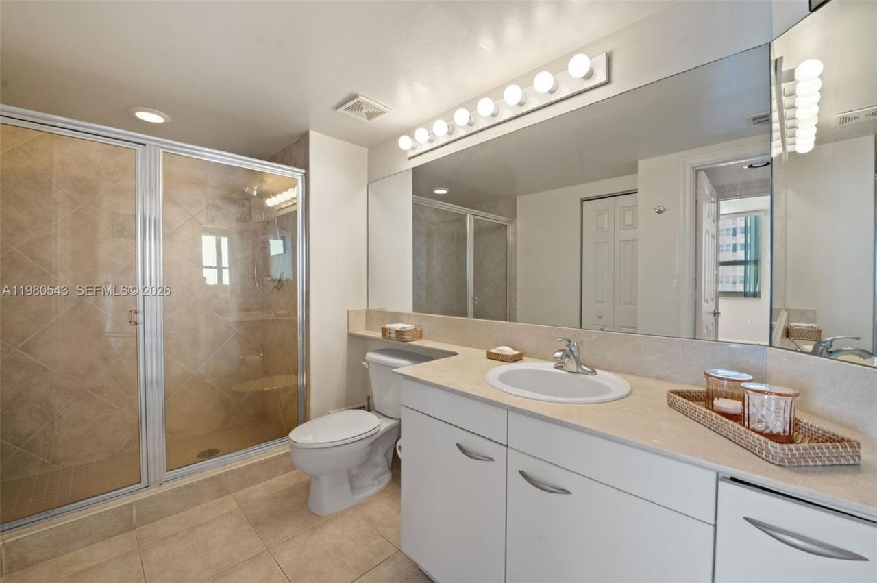 2080 S Ocean Dr, Unit 1402, Hallandale Beach, FL 33009 Photo