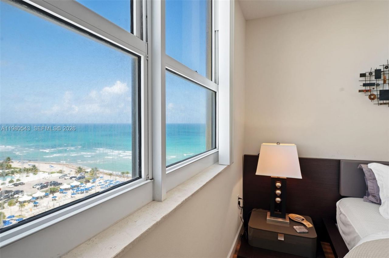 2080 S Ocean Dr, Unit 1402, Hallandale Beach, FL 33009 Photo