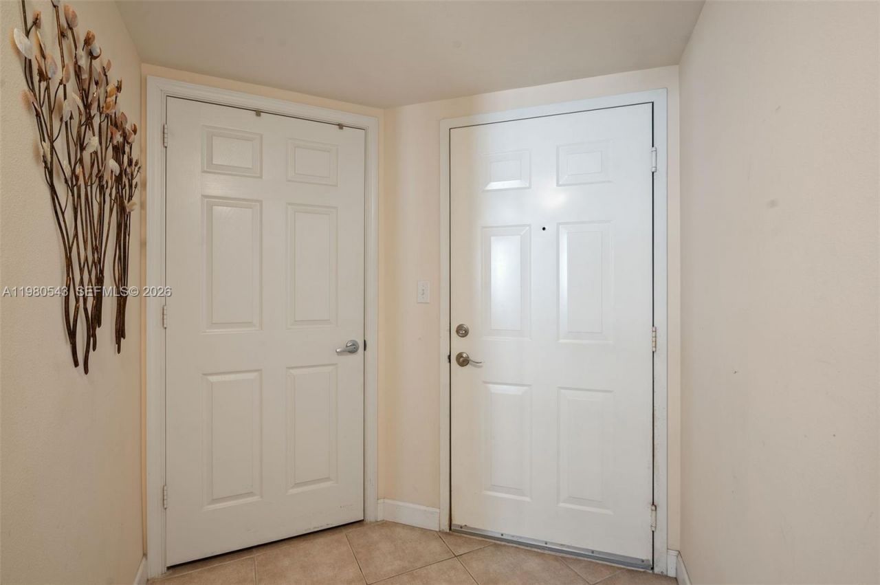 2080 S Ocean Dr, Unit 1402, Hallandale Beach, FL 33009 Photo