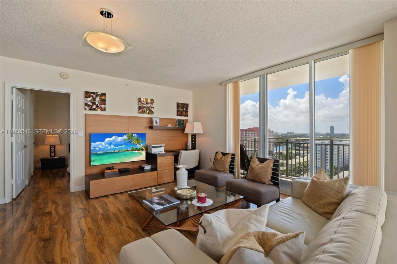 2080 S Ocean Dr, Unit 1402, Hallandale Beach, FL 33009 Photo