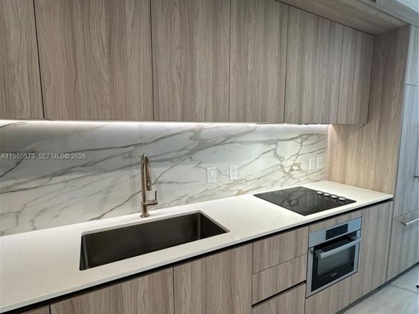 77 SE 5th St, Unit 1514, Miami, FL 33131