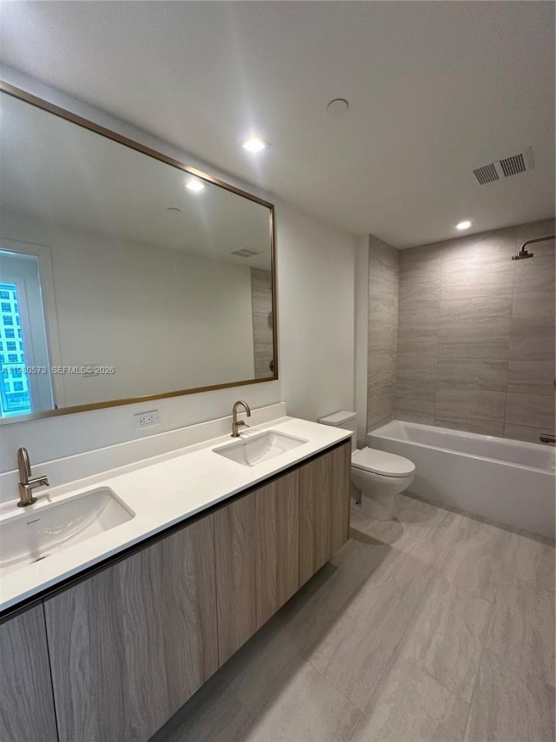 77 SE 5th St, Unit 1514, Miami, FL 33131 Photo